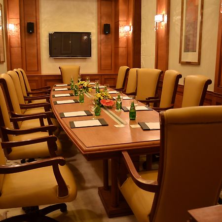 Royal Tulip Navi Mumbai Hotel Eksteriør billede