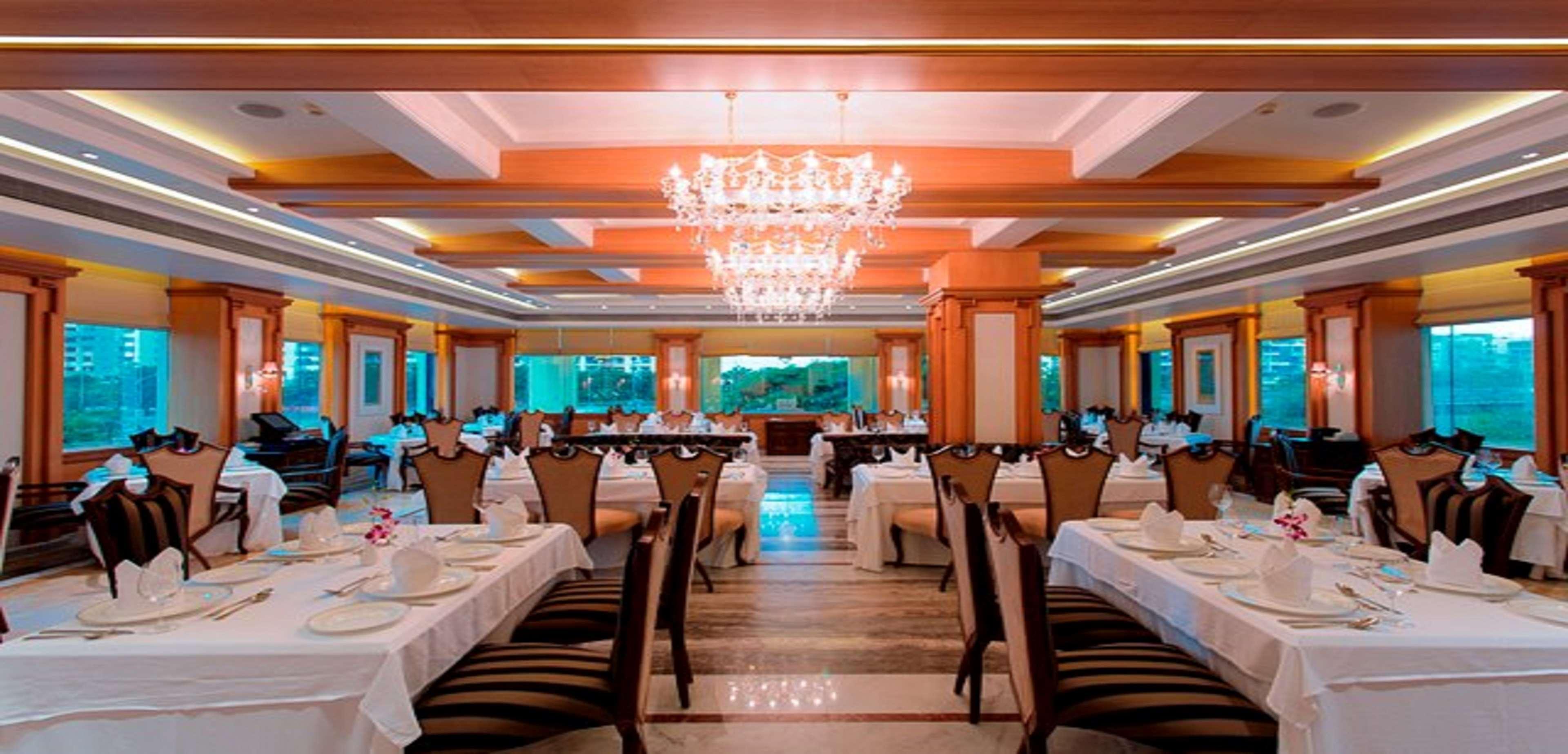 Royal Tulip Navi Mumbai Hotel Eksteriør billede