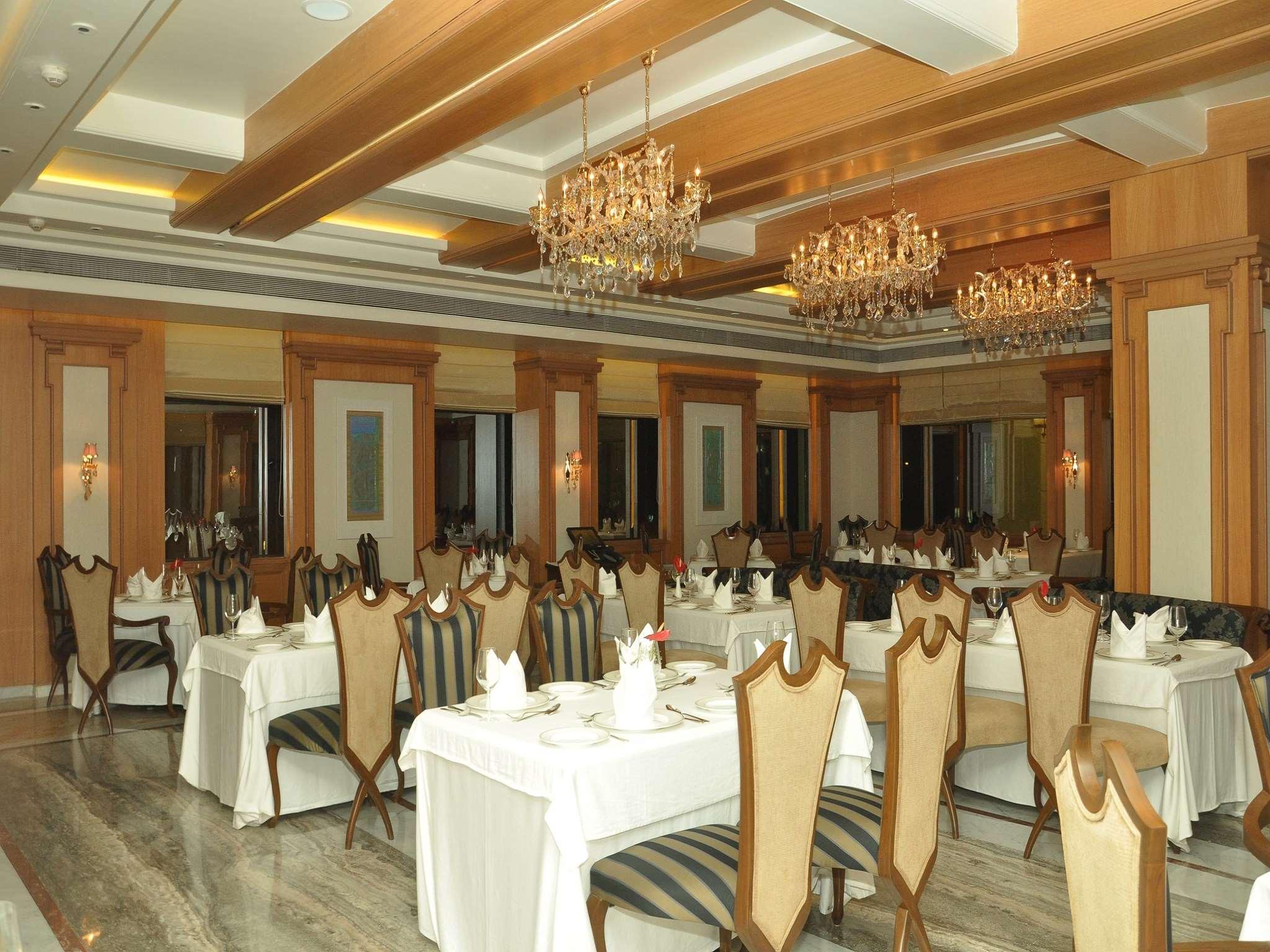 Royal Tulip Navi Mumbai Hotel Eksteriør billede