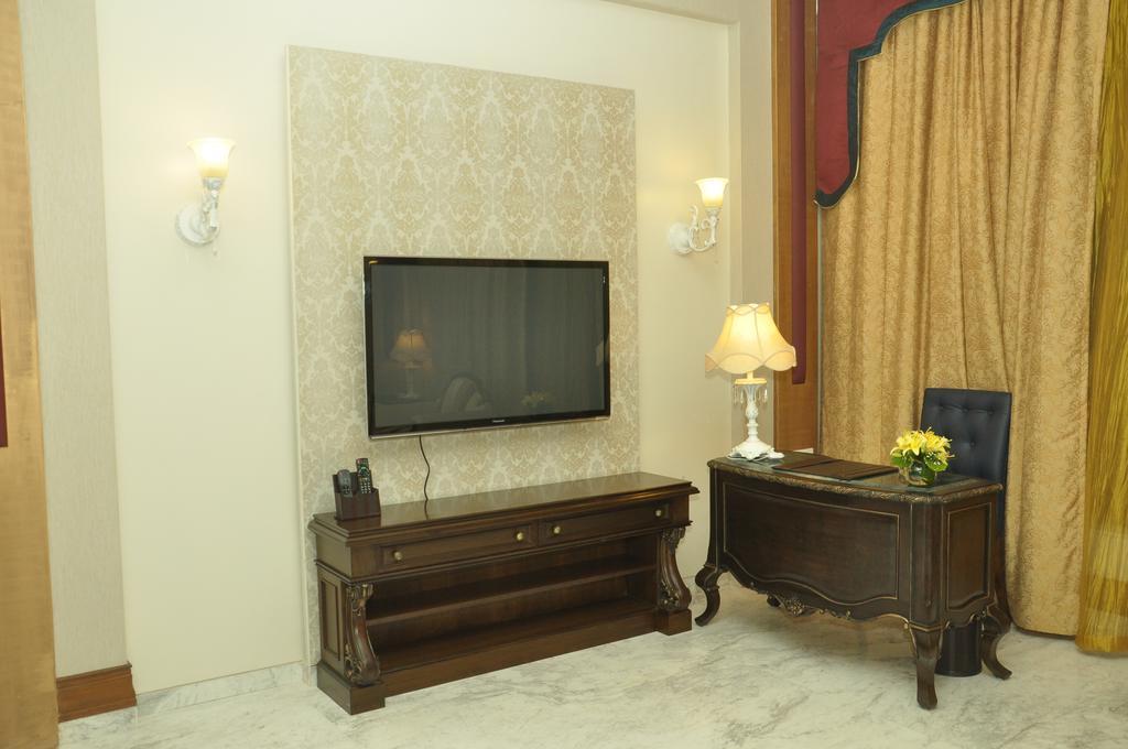 Royal Tulip Navi Mumbai Hotel Eksteriør billede
