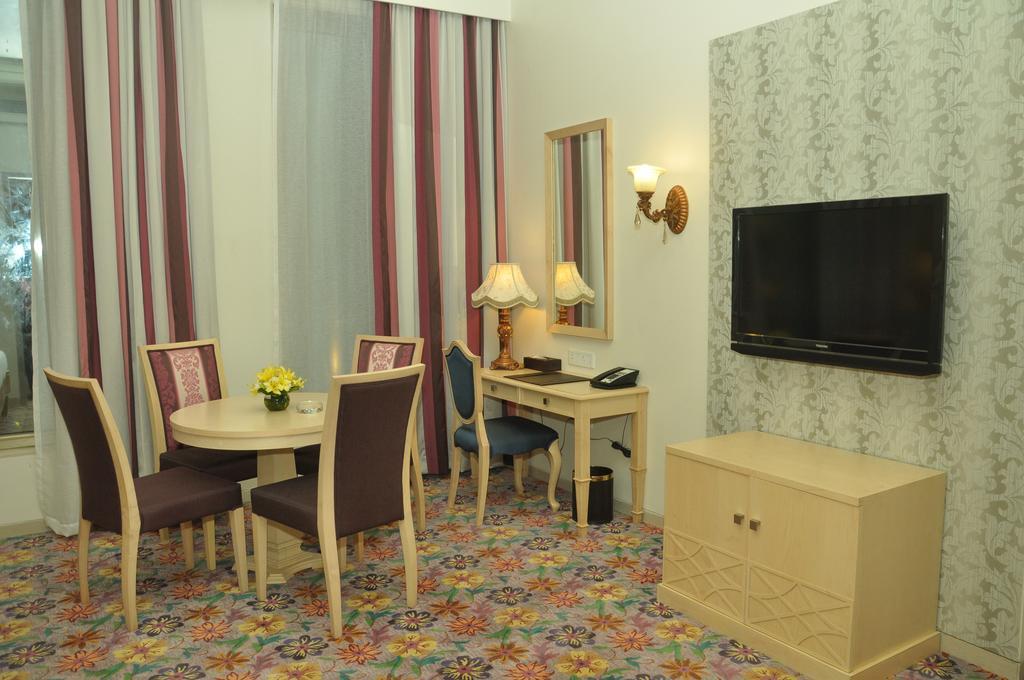 Royal Tulip Navi Mumbai Hotel Eksteriør billede