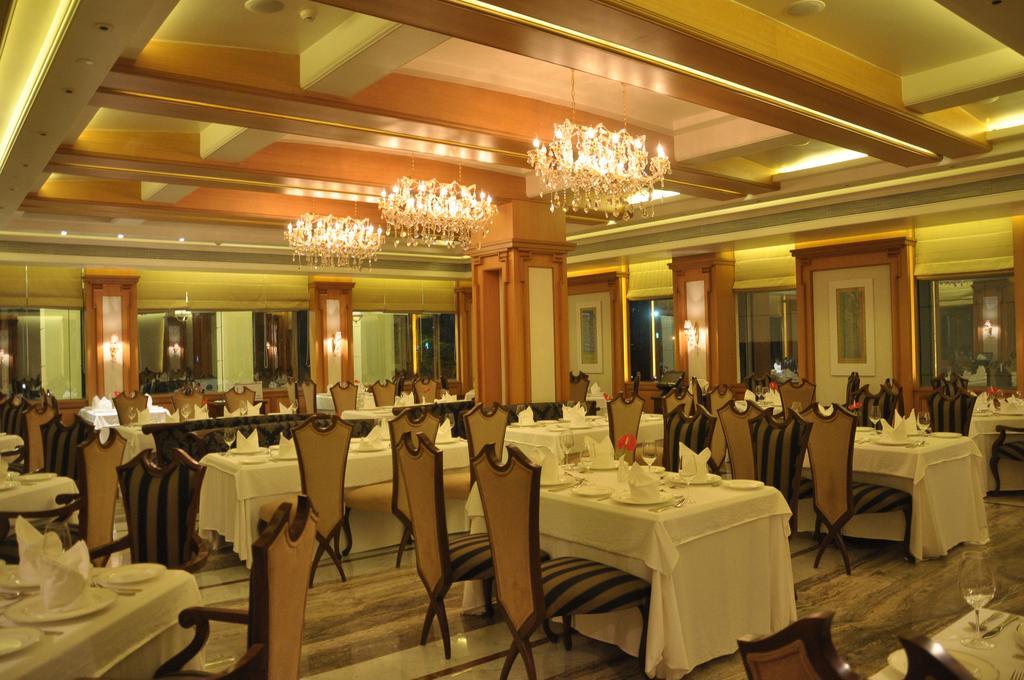 Royal Tulip Navi Mumbai Hotel Eksteriør billede