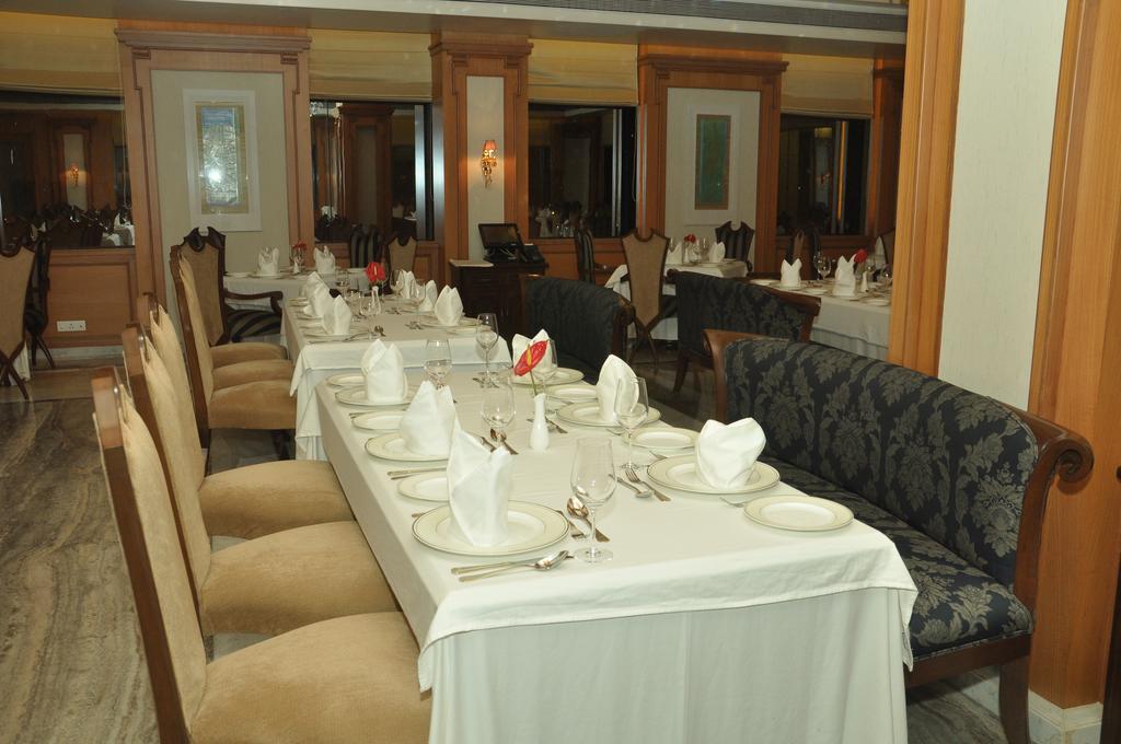 Royal Tulip Navi Mumbai Hotel Eksteriør billede