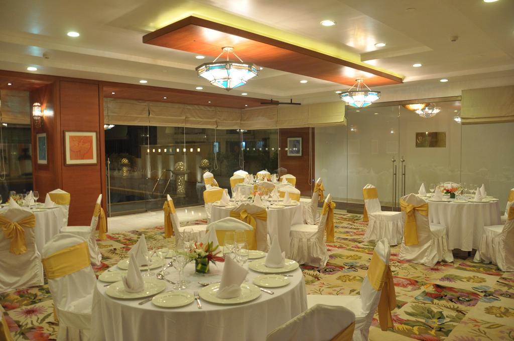 Royal Tulip Navi Mumbai Hotel Eksteriør billede